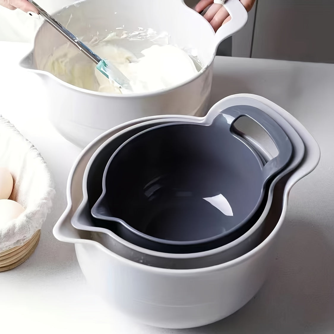 Nesting Plastic Mixing Bowls Set